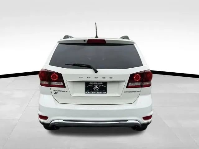 Used 2019 Dodge Journey Crossroad AWD/4WD image 5