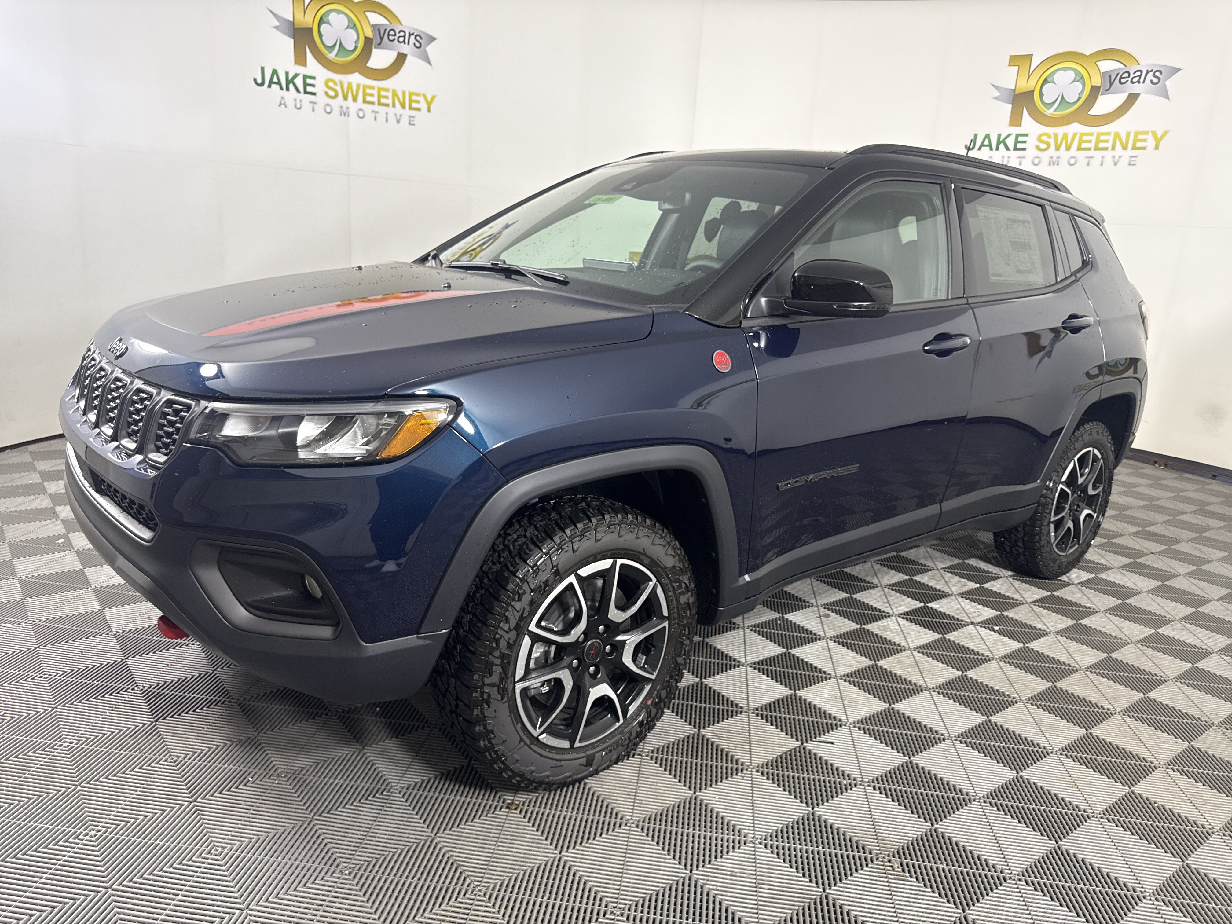 New 2026 Jeep Compass Trailhawk w/ Sun, Sound & Navigation Group AWD/4WD image 4