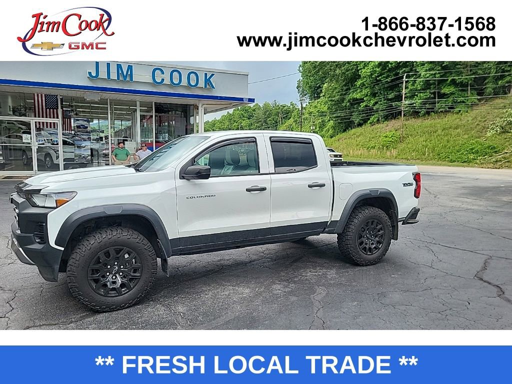 Used 2024 Chevrolet Colorado Trail Boss w/ Advanced Trailering Package AWD/4WD image 1
