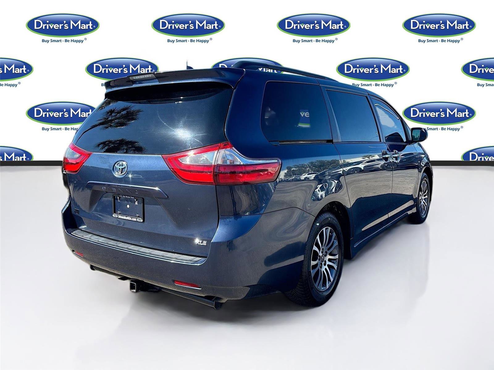 Used 2020 Toyota Sienna XLE image 7