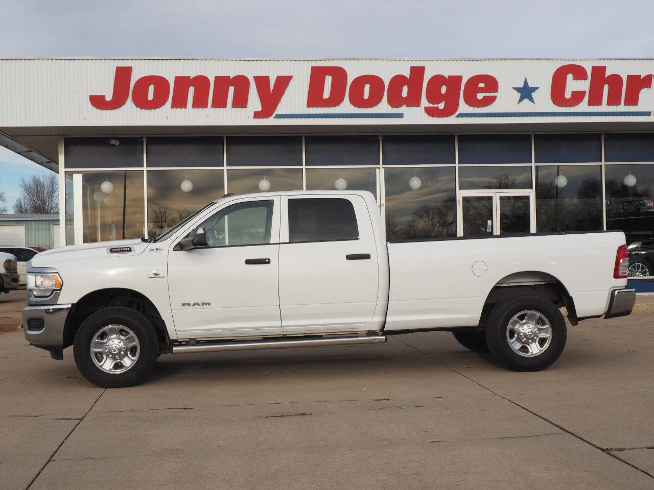 Used 2019 RAM 3500 Tradesman w/ Chrome Appearance Group image 2