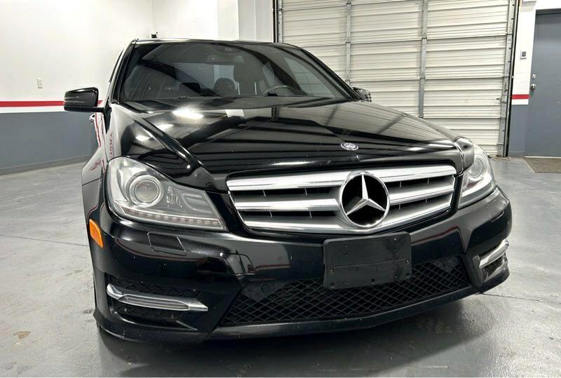 Used 2013 Mercedes-Benz C 250 Sedan image 4