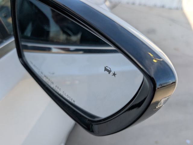 Used 2024 Buick Enclave Premium image 32