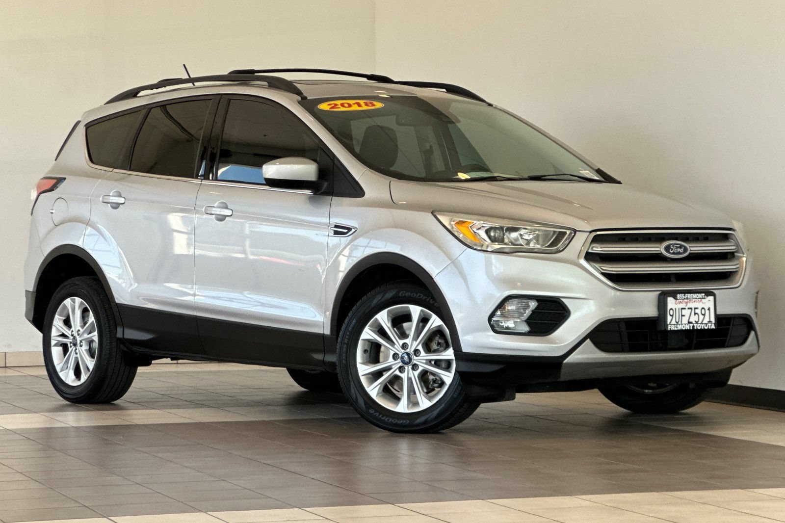 Used 2018 Ford Escape SEL w/ Ford Safe & Smart Package AWD/4WD image 2