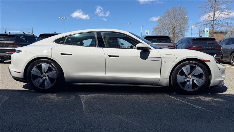 Used 2023 Porsche Taycan image 6