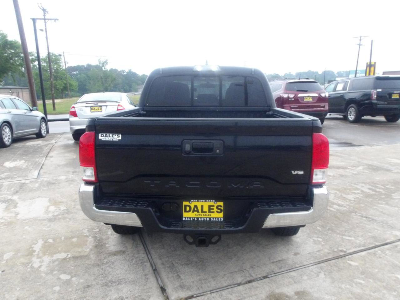 Used 2017 Toyota Tacoma SR5 w/ Tow Package RWD image 12