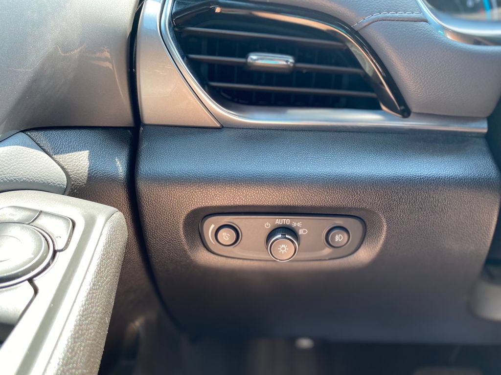 Used 2018 Chevrolet Traverse LT AWD/4WD image 29