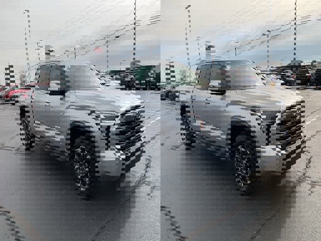 Used 2025 Toyota Tundra Limited image 22