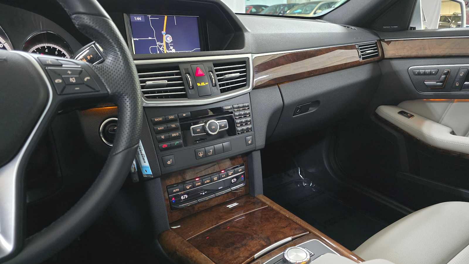 Used 2013 Mercedes-Benz E 350 4MATIC Sedan image 34