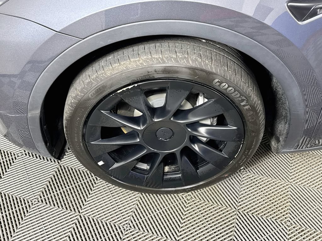 Used 2023 Tesla Model Y Long Range AWD/4WD image 33