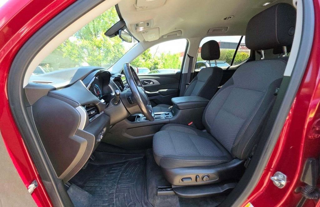 Used 2019 Chevrolet Traverse LT FWD image 6