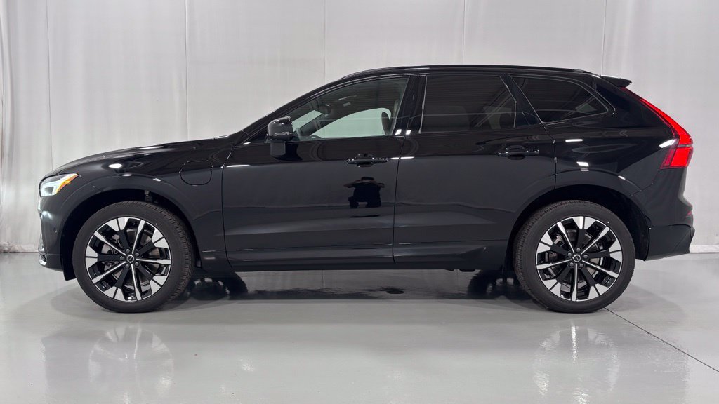 New 2027 Volvo XC60 T8 Plus AWD/4WD image 9