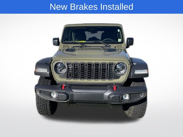 Used 2025 Jeep Wrangler Unlimited Rubicon w/ Convenience Group AWD/4WD image 2