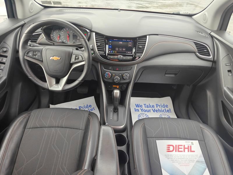 Used 2022 Chevrolet Trax LT w/ LT Convenience Package AWD/4WD image 21