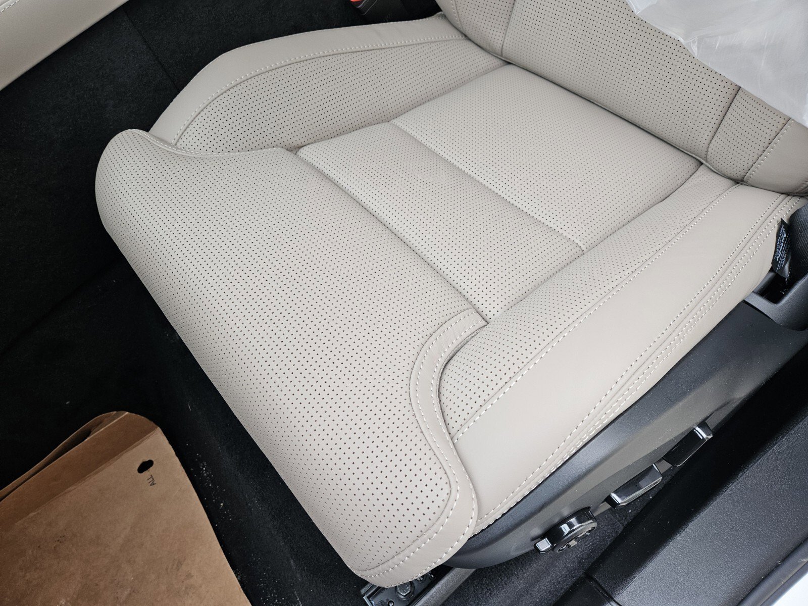 New 2026 Volvo XC90 B6 Ultra w/ Protection Package AWD/4WD image 8