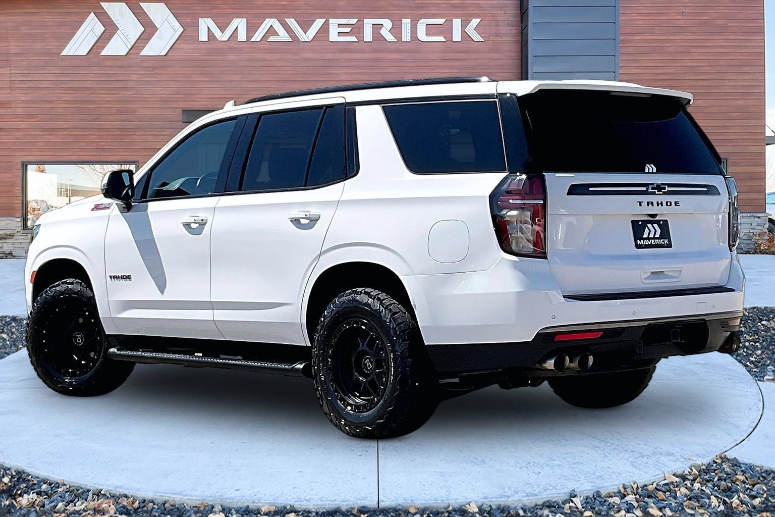 Used 2022 Chevrolet Tahoe Z71 w/ Z71 Off-Road Package AWD/4WD image 4