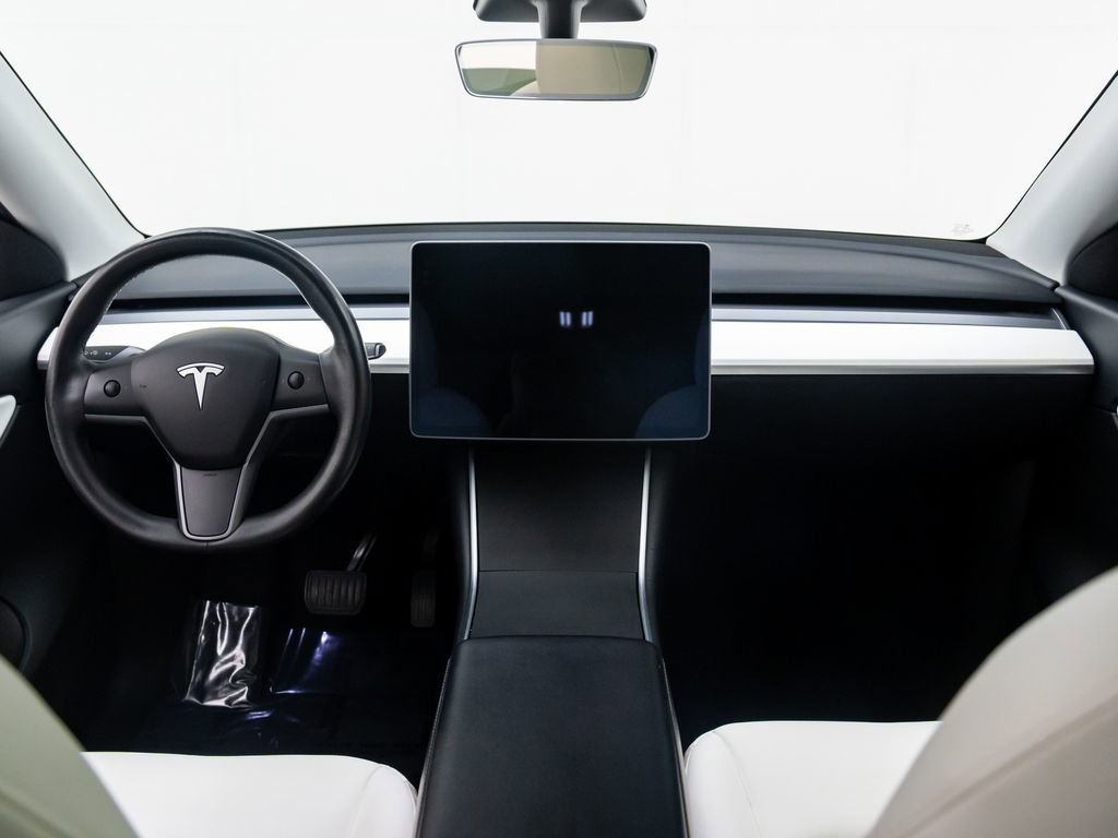 Used 2020 Tesla Model Y Long Range image 9