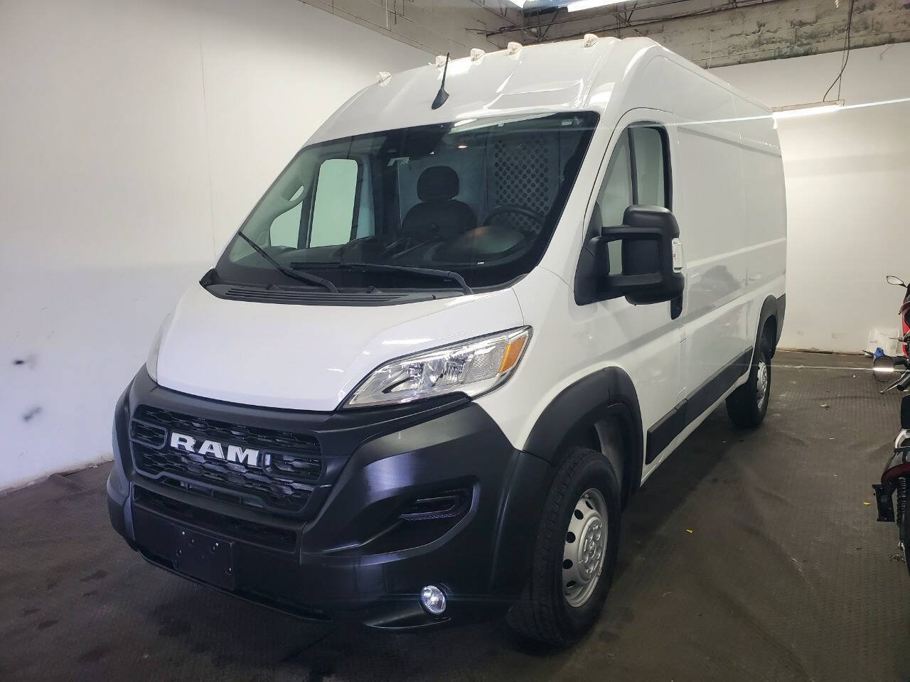 Used 2023 RAM ProMaster 2500 w/ Convenience Group FWD image 1