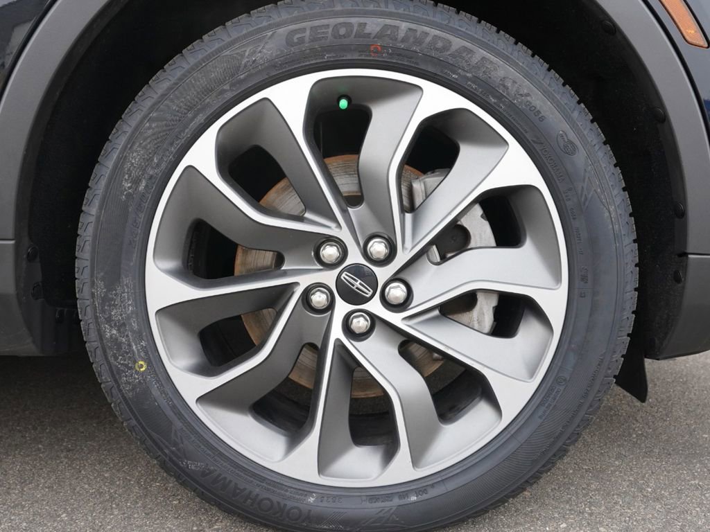 Used 2023 Lincoln Nautilus Reserve image 27