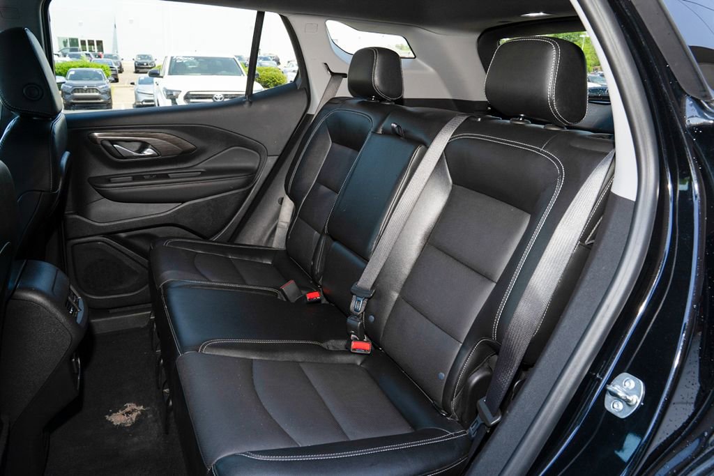 Used 2024 GMC Terrain SLT AWD/4WD image 9