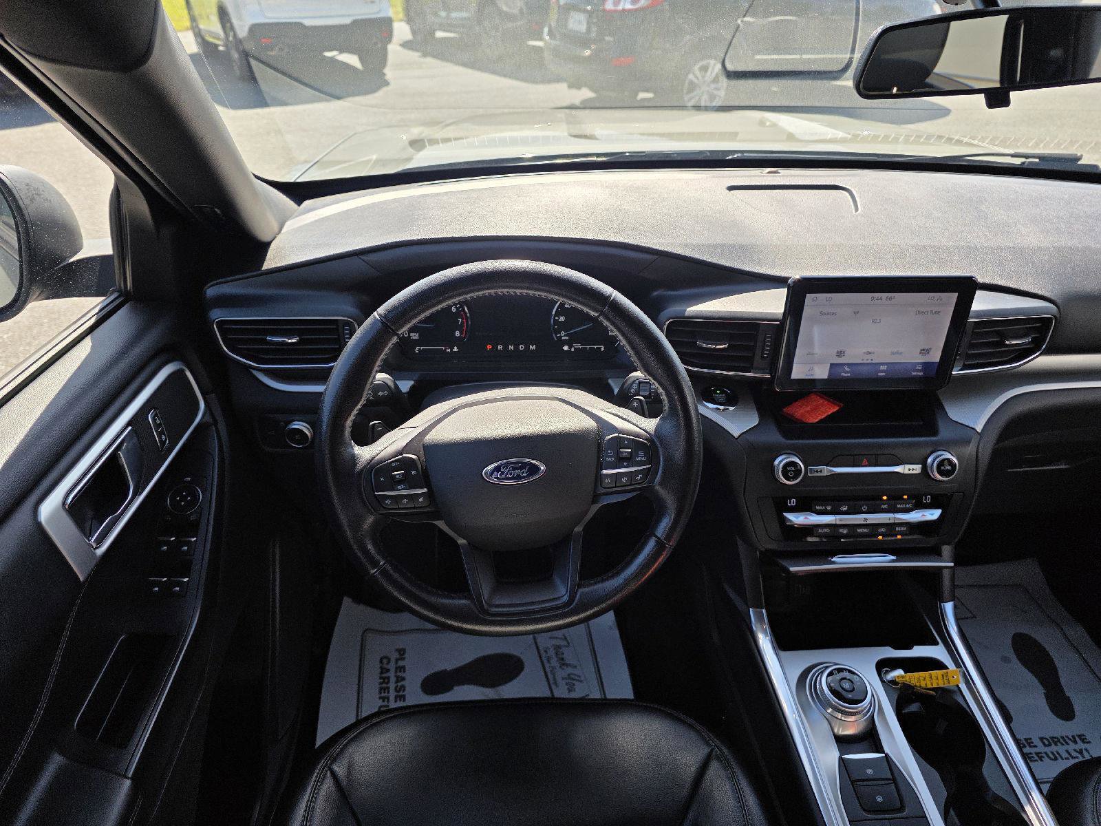 Used 2020 Ford Explorer XLT w/ Equipment Group 202A AWD/4WD image 17
