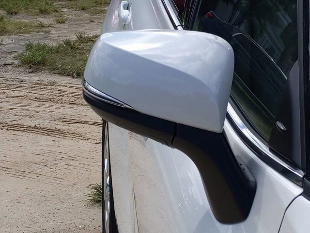 Used 2020 Toyota Highlander Limited FWD image 12