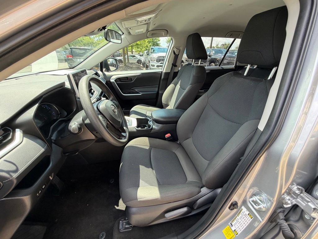 Used 2025 Toyota RAV4 LE AWD/4WD image 21