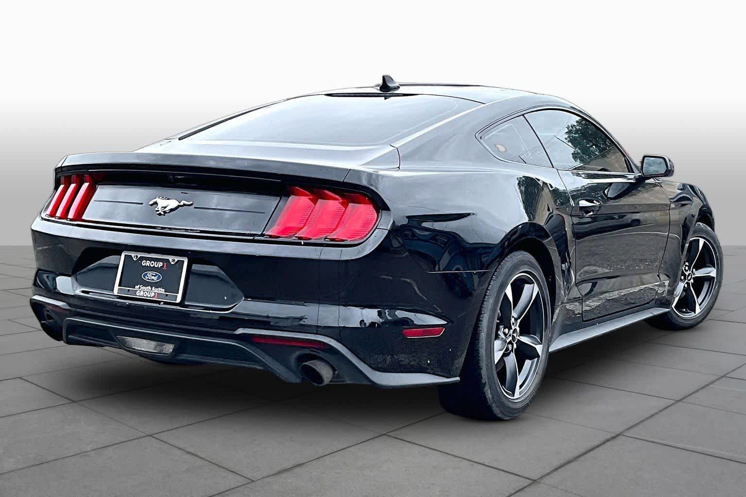 Used 2022 Ford Mustang Coupe RWD image 13