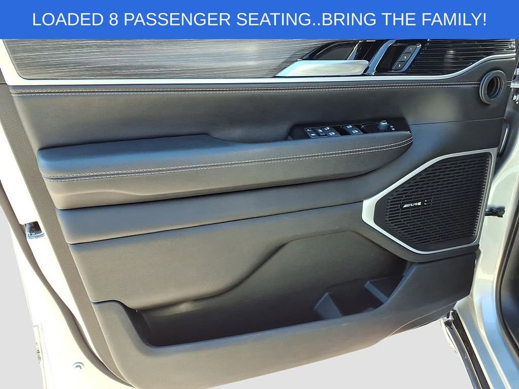 Used 2024 Jeep Wagoneer Series II w/ Flexible Seating Group image 19