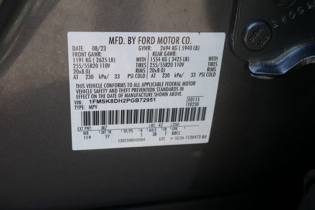 Used 2023 Ford Explorer XLT w/ Equipment Group 202A AWD/4WD image 30