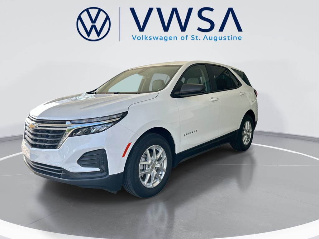Used 2022 Chevrolet Equinox LS w/ LS Convenience Package FWD image 3