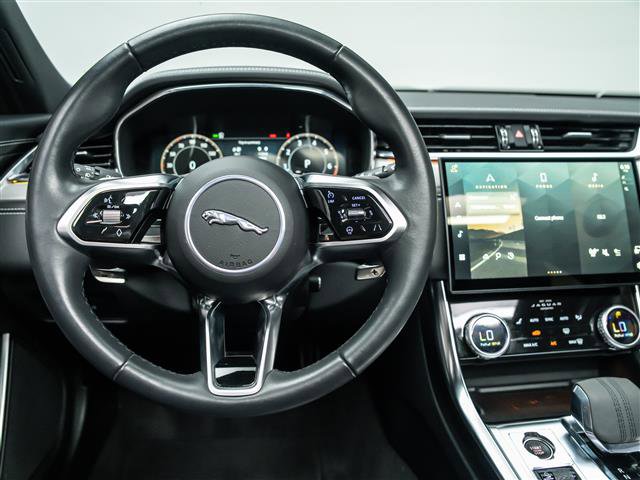 Certified 2024 Jaguar XF R-Dynamic SE image 20