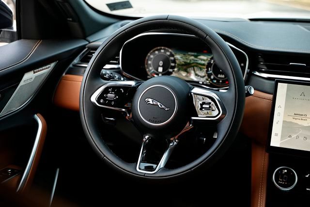 New 2026 Jaguar F-PACE R-Dynamic S AWD/4WD image 33