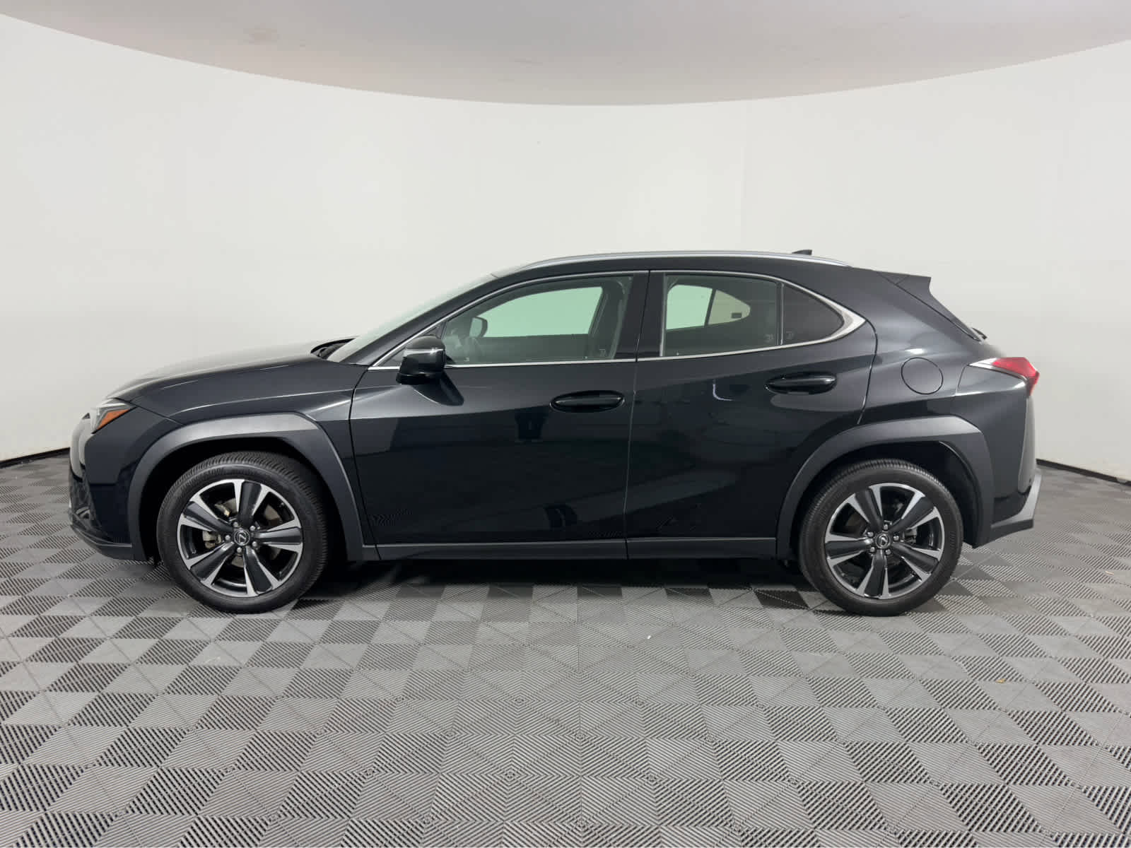 Used 2024 Lexus UX 250h FWD image 7