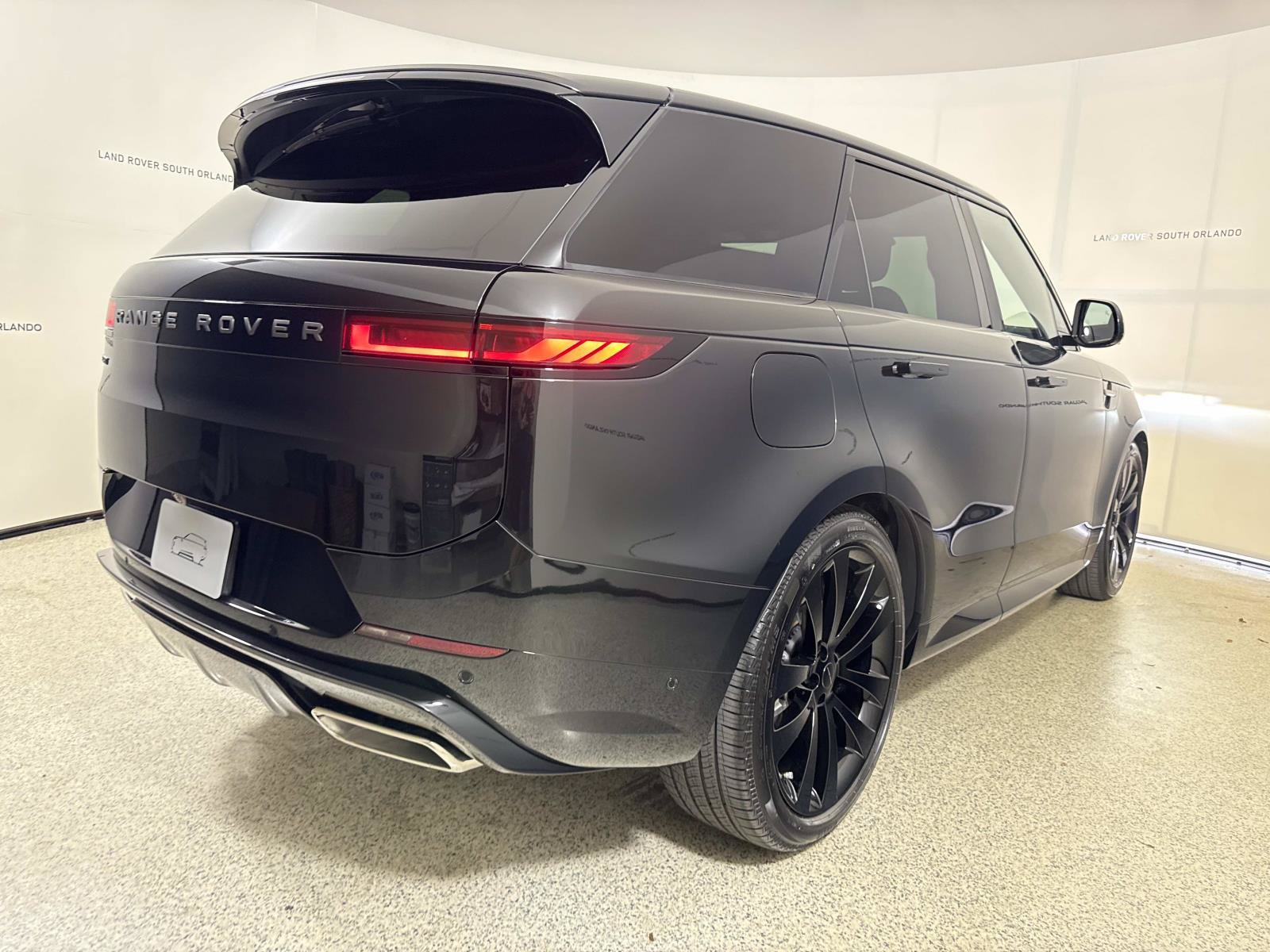 New 2026 Land Rover Range Rover Sport Dynamic SE AWD/4WD image 5
