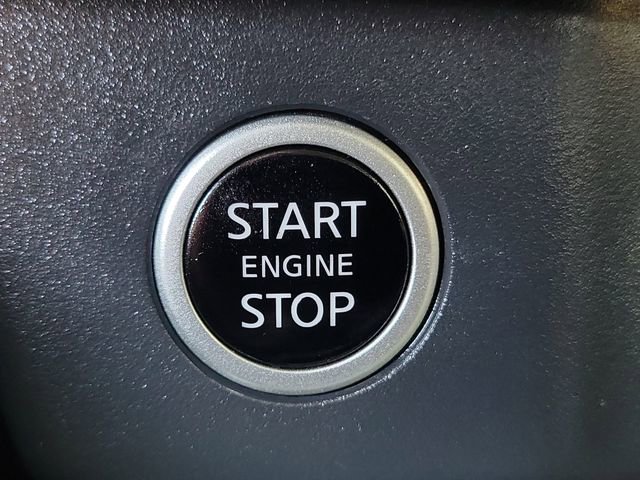 Used 2022 Nissan Rogue SV image 12