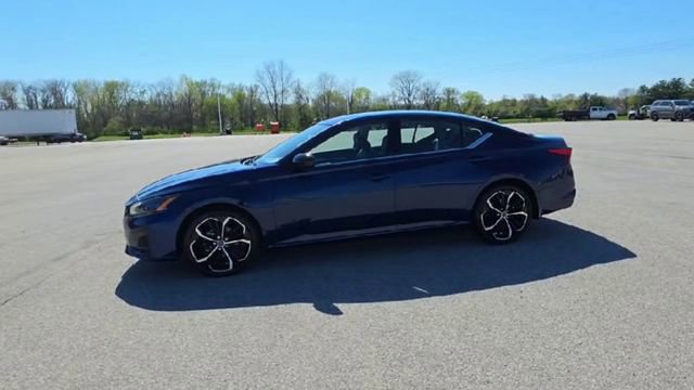 Used 2023 Nissan Altima 2.5 SR image 4