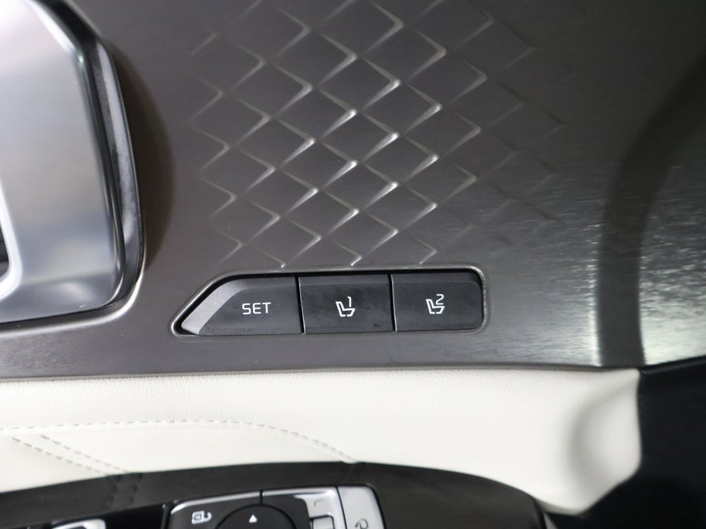 Used 2022 Kia Sorento SX Prestige image 40