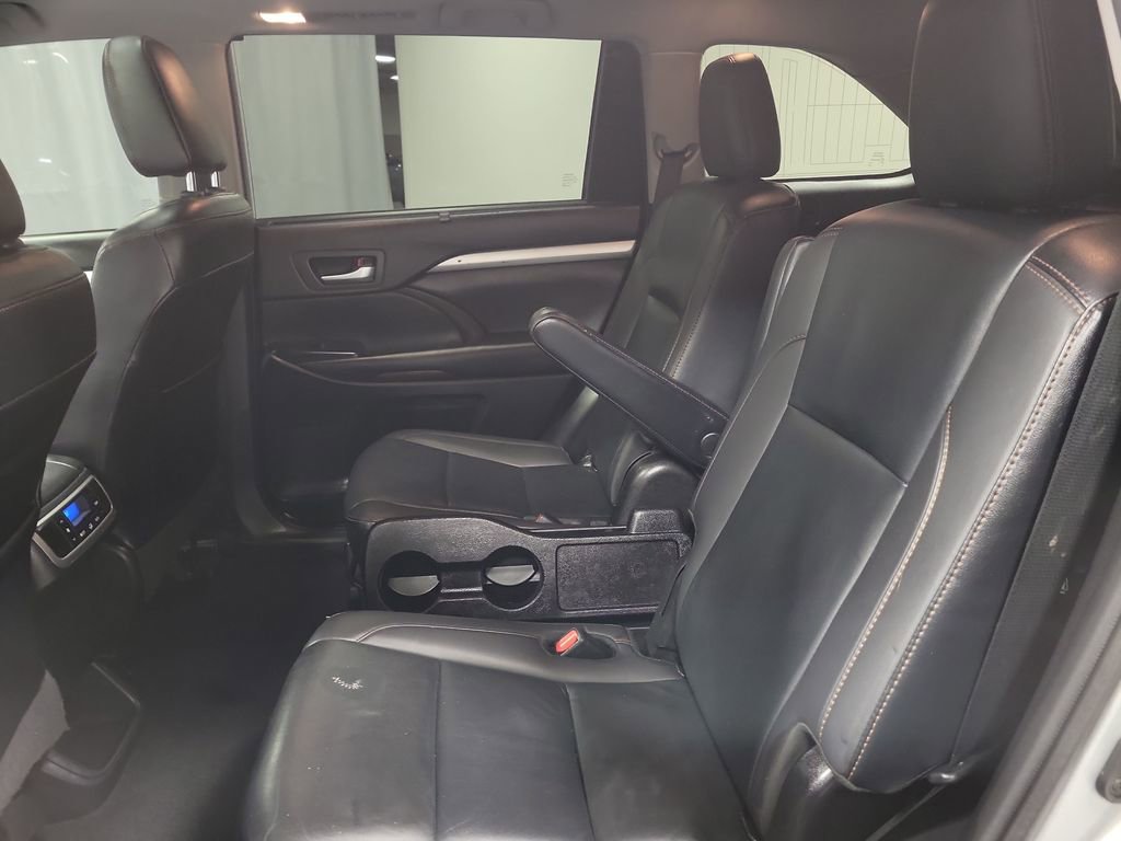 Used 2019 Toyota Highlander XLE image 20