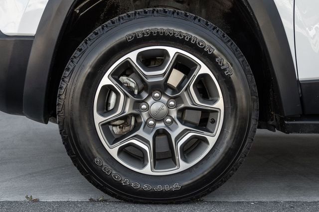 Used 2022 Jeep Cherokee Trailhawk w/ Sound & Nav Group image 15