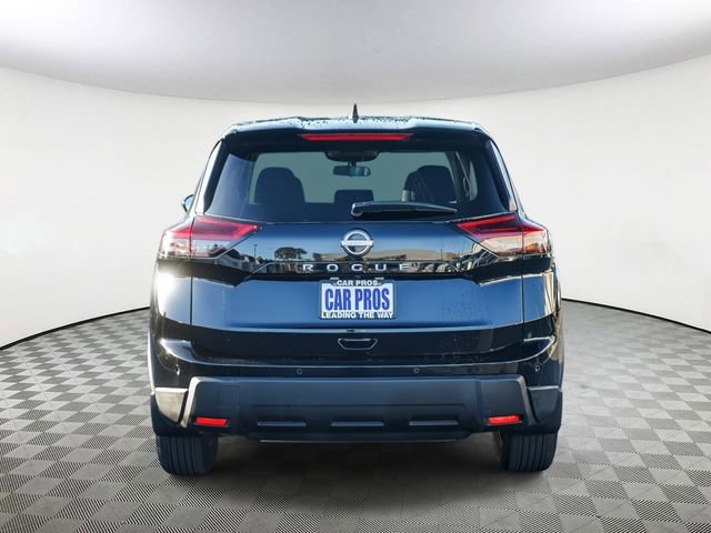 Used 2025 Nissan Rogue S image 7