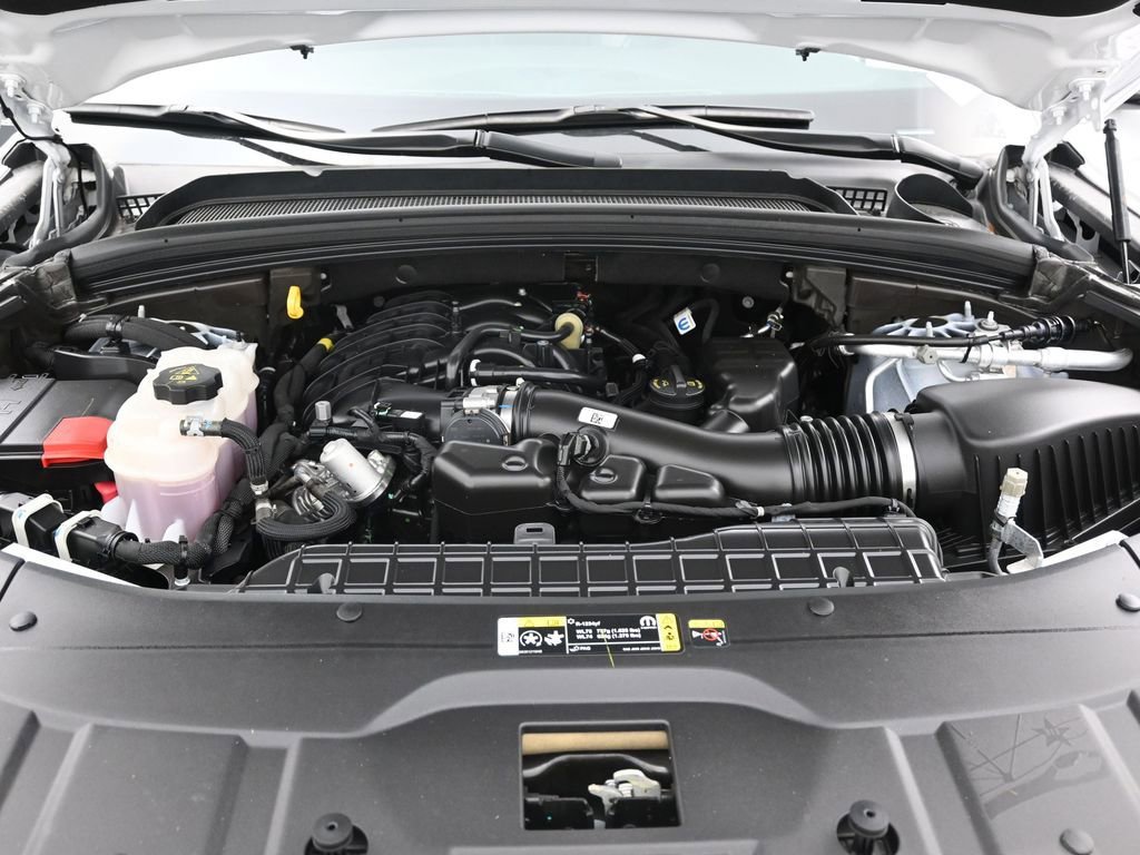 Used 2025 Jeep Grand Cherokee Limited w/ Black Appearance Package image 12