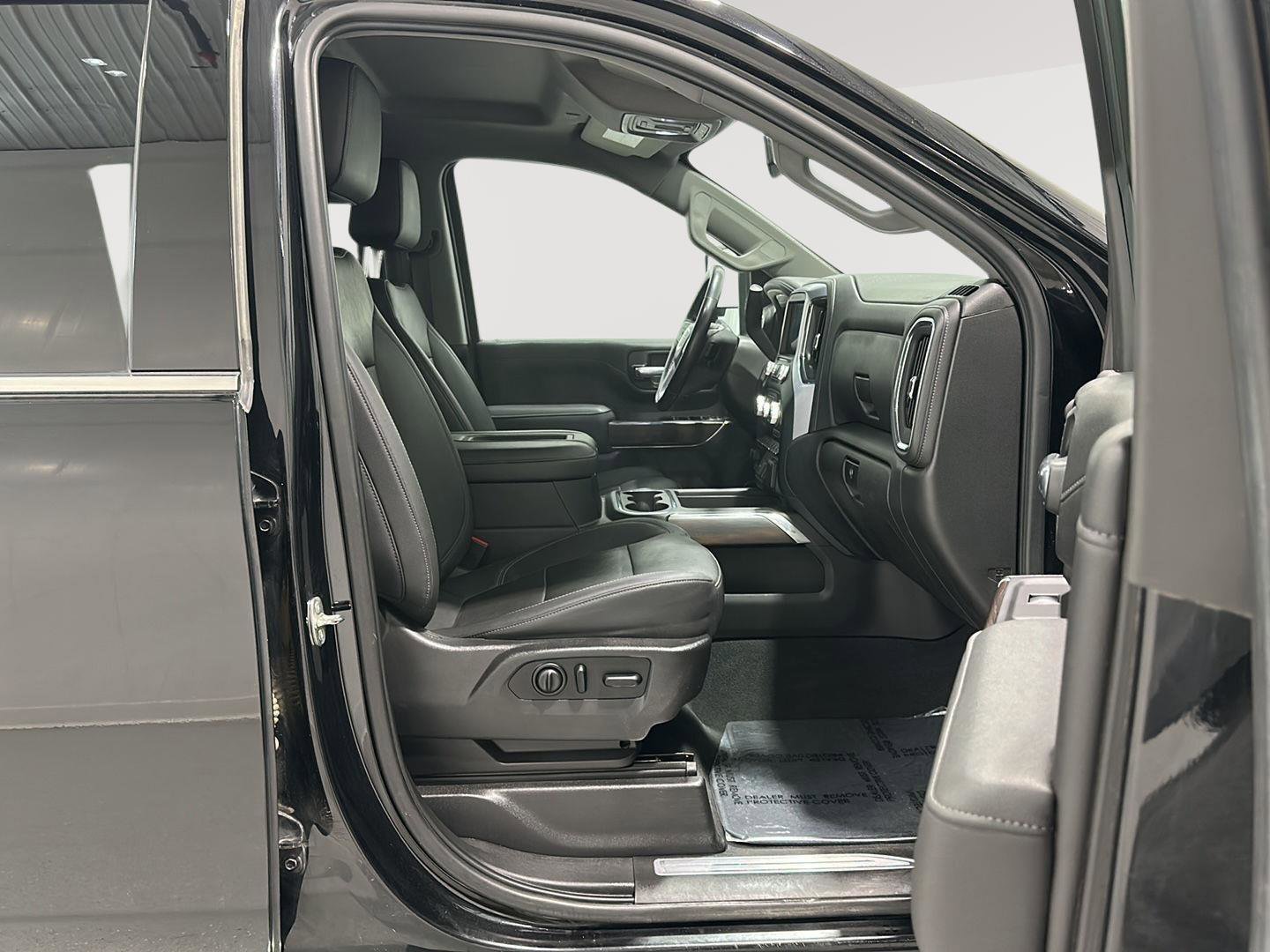 Used 2021 GMC Sierra 3500 SLT w/ SLT Premium Package image 26