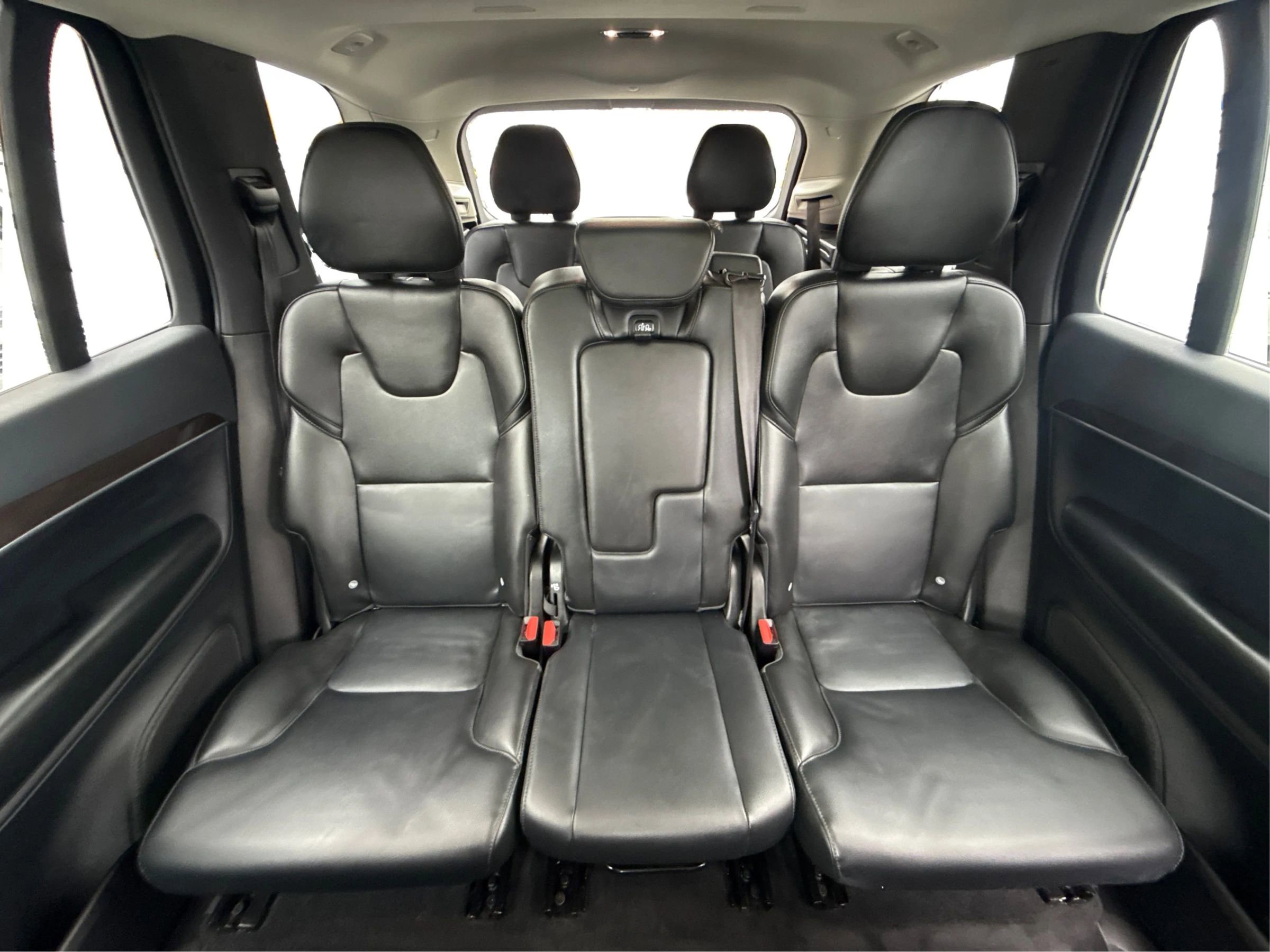Used 2019 Volvo XC90 T5 Momentum w/ Protection Package image 16