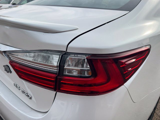 Used 2018 Lexus ES 350 w/ Luxury Package w/Wood Trim FWD image 11