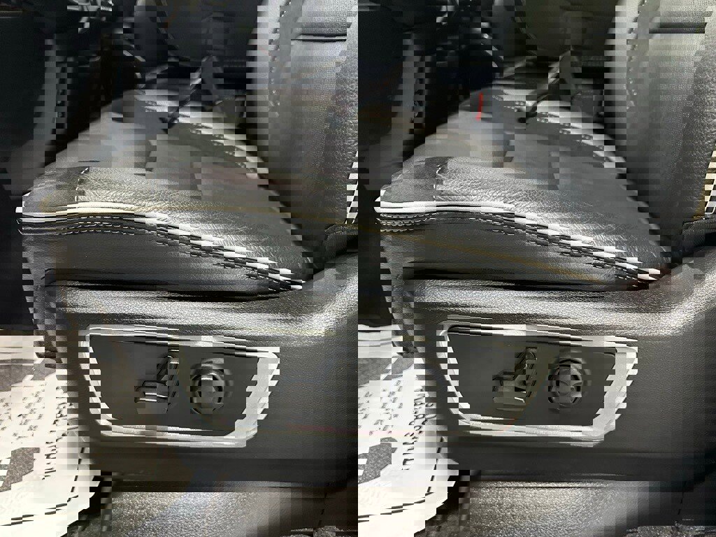 Used 2025 RAM 1500 Laramie image 13