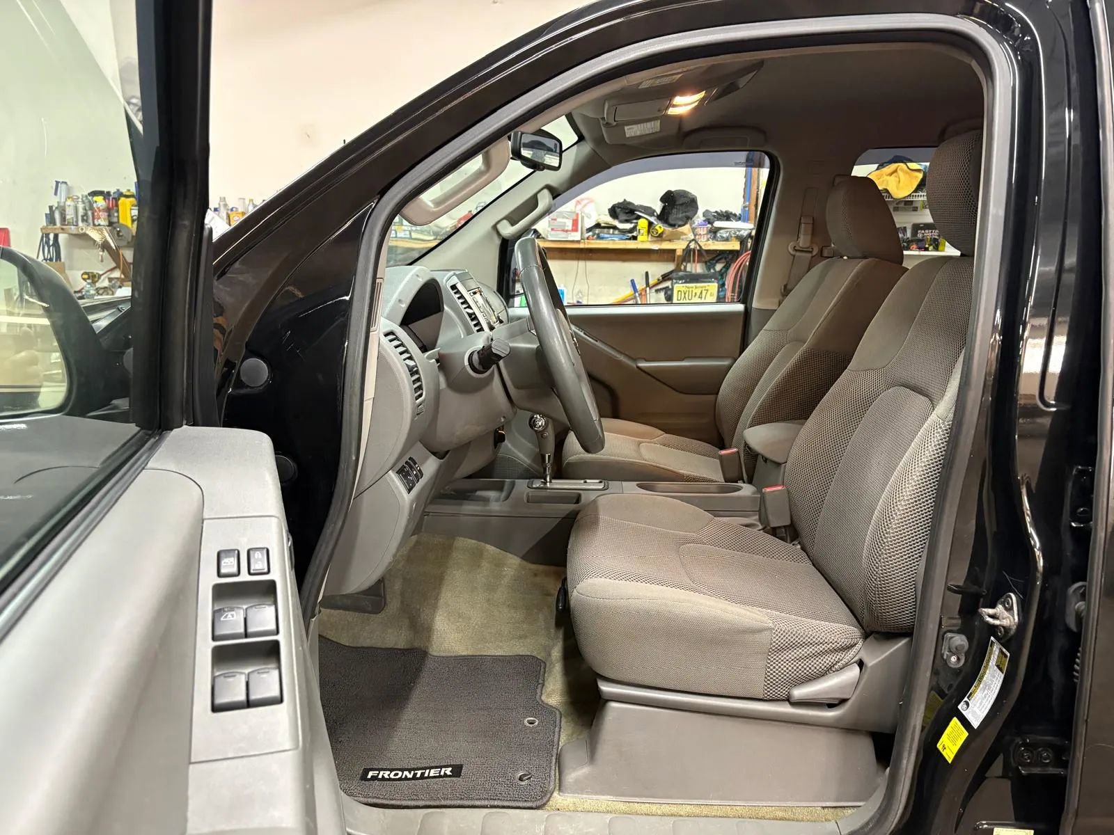 Used 2016 Nissan Frontier SV image 14