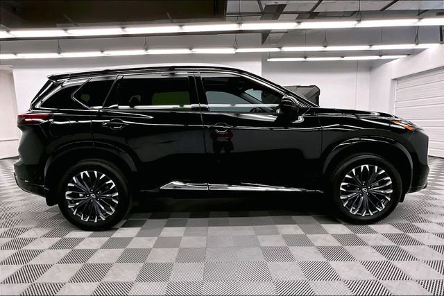 Used 2025 Nissan Rogue Platinum w/ Platinum Premium Package image 15