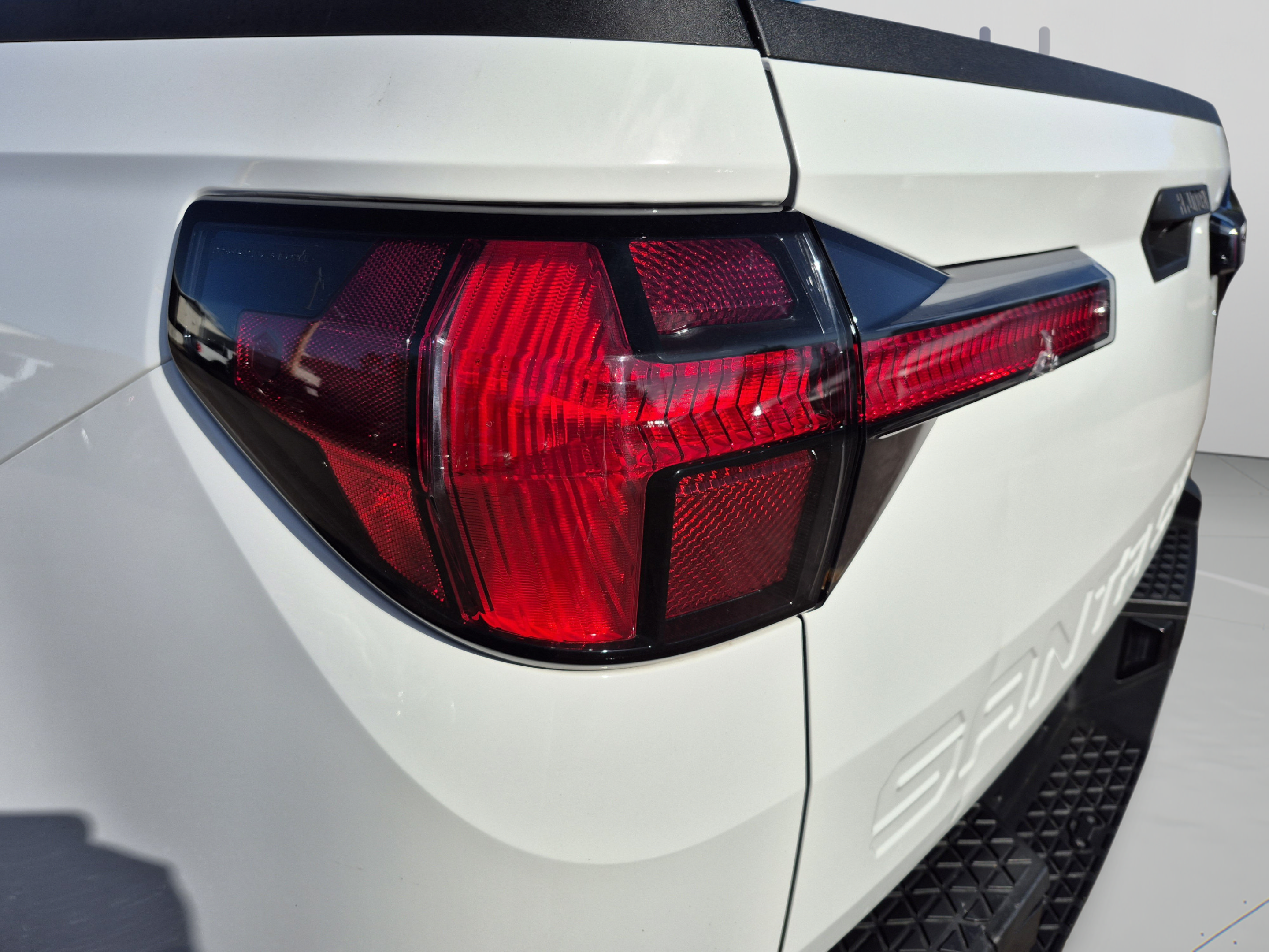Certified 2025 Hyundai Santa Cruz SE FWD image 33
