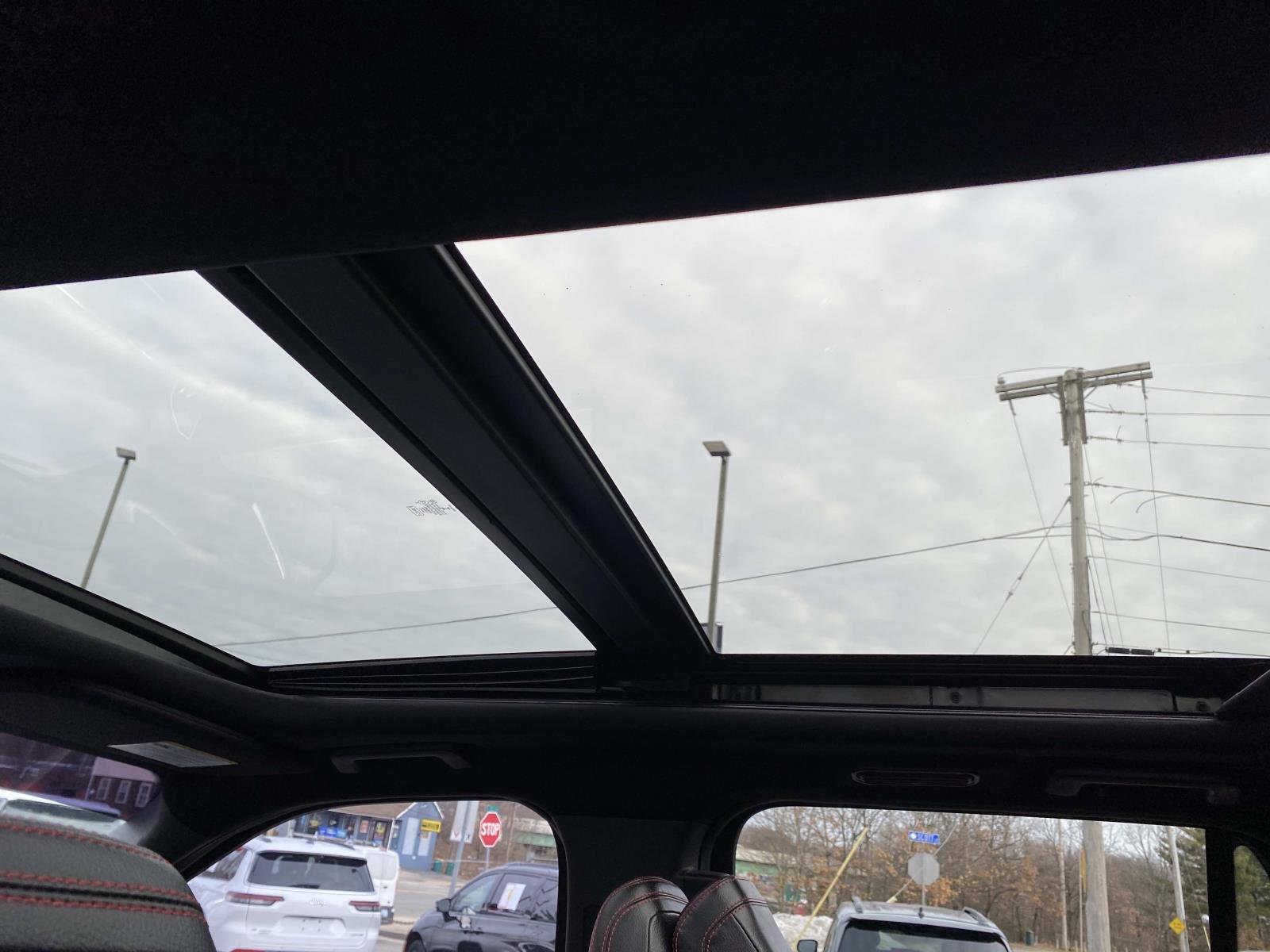 Used 2021 Ford Expedition Limited image 11